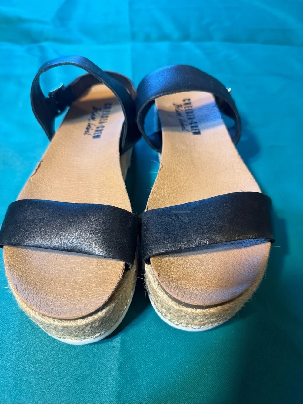 N/A comfortable black